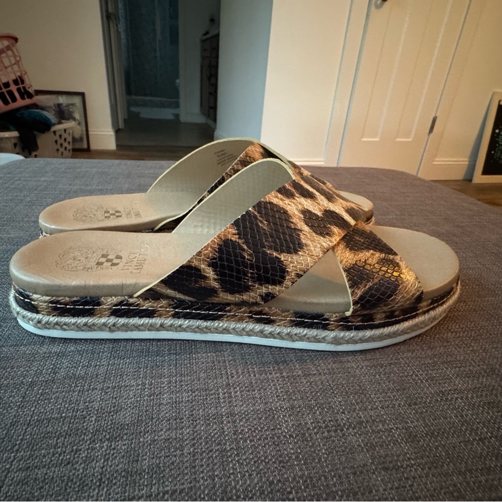 Vince Camuto Natural Buff Leopard Snake  Slide Sandals 9.5 M new No Box - Picture 3 of 5